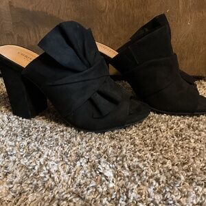 Christian Siriano Reese Black Faux Suede Block Heel Slip-On Mules